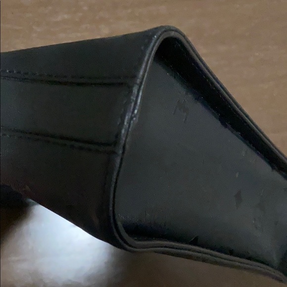 Pre-love MCM sling bag - Picture 7 of 11